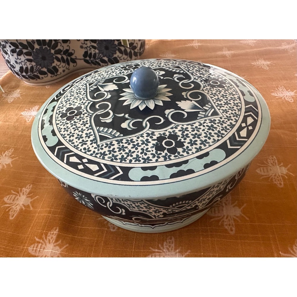 Vintage Daher Tin Box, Blue White Chinoiserie Round English‎ Metalware
